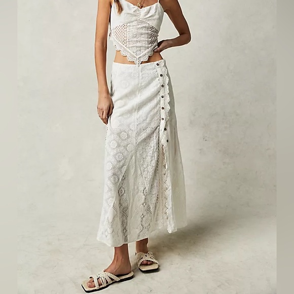 Free People Dresses & Skirts - Free people lace Cynthia skirt